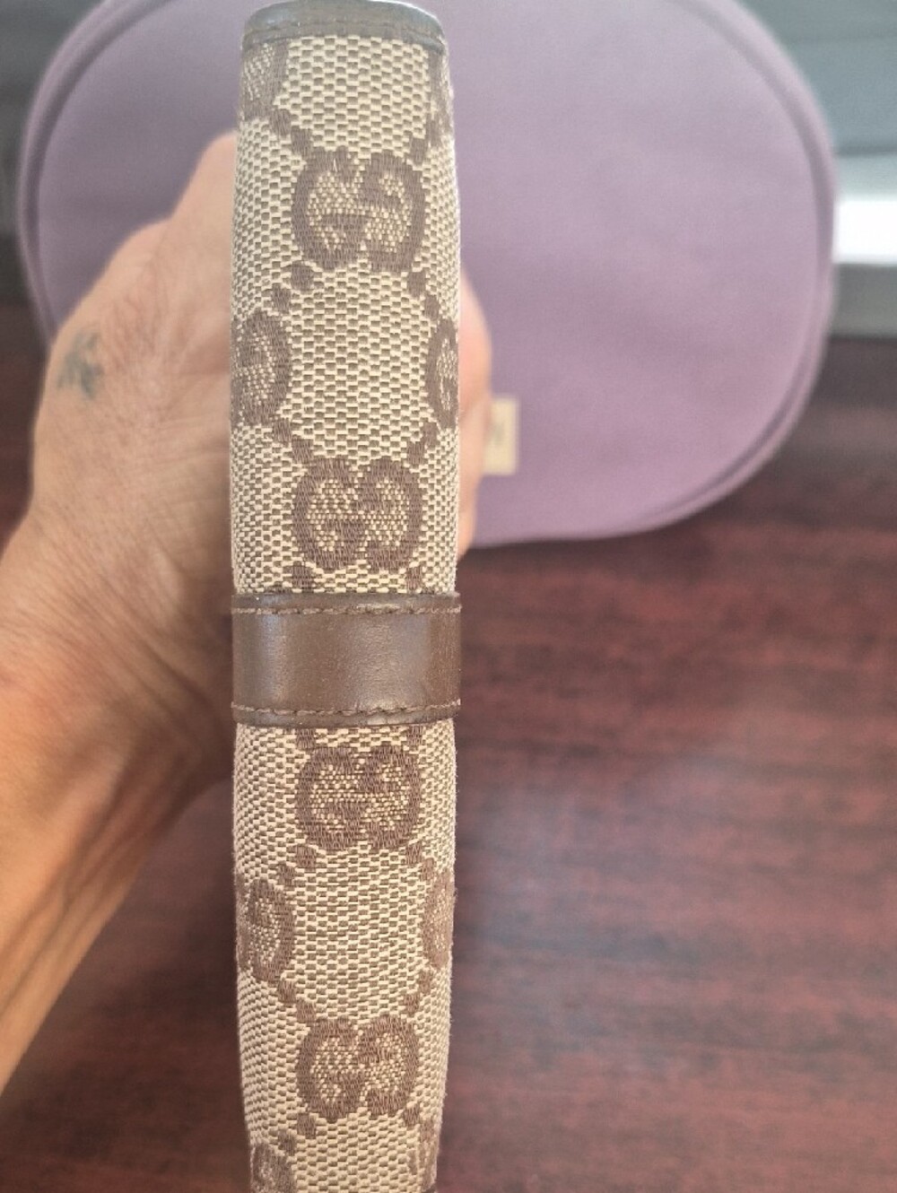 Bundle Gucci Wallet And Make Up Bag For Only $95 - Picture 10 of 16